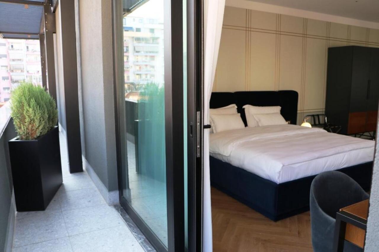 Moncafe Boutique And 5* Tirana